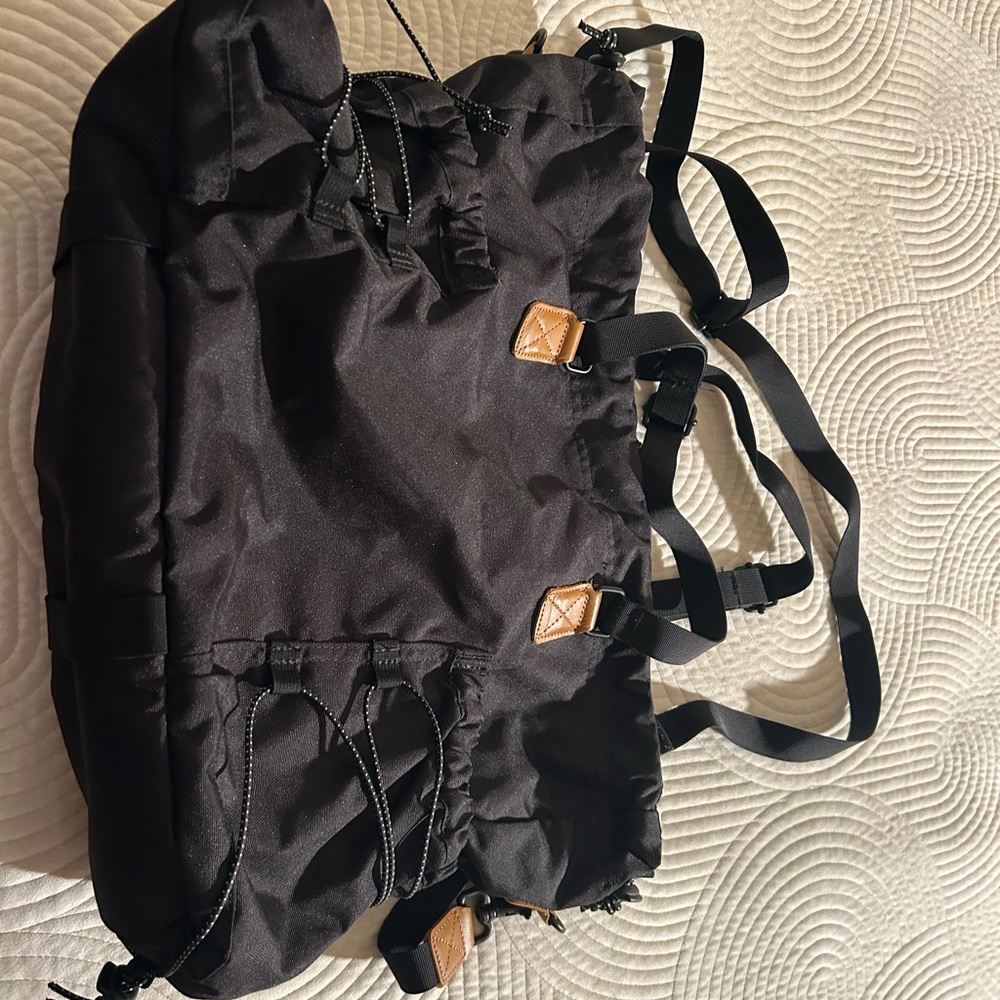 United By Blue Kairin Black and Tan Tote UNISEX - new no tags